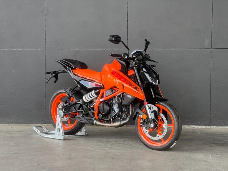 2026 KTM 390 DUKE 2024 KTM 390 DUKE