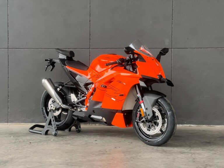 2026 KTM 990 RC R 2026 KTM 990 RC R