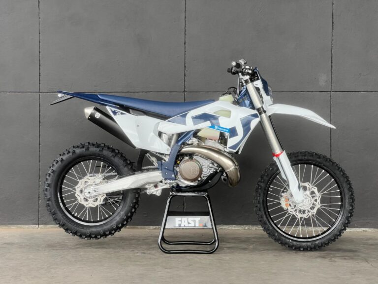 2026 Husqvarna TE300 2026 HUSQVARNA TE300