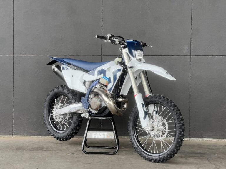 2026 Husqvarna TE300 2026 HUSQVARNA TE300