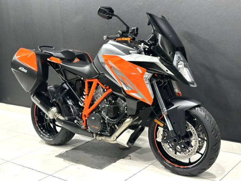 2017 KTM 1290 SUPERDUKE GT