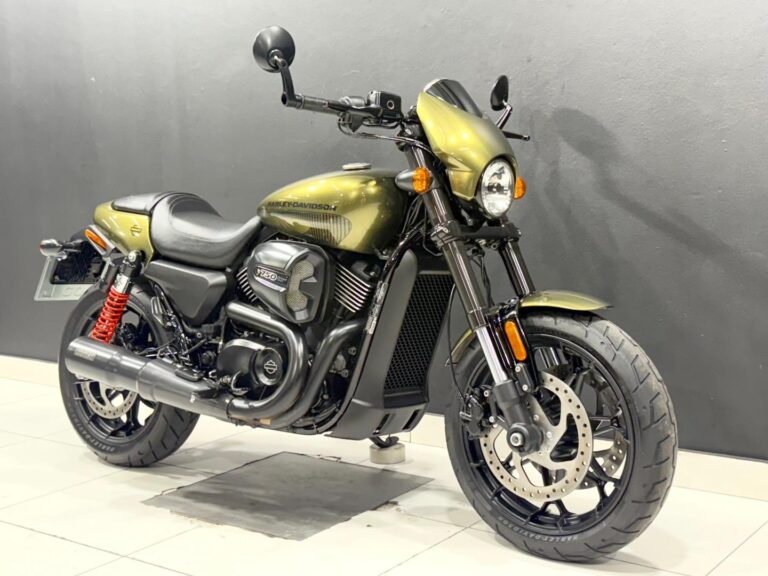 2022 Harley-Davidson Street Rod 750 Vance & Hines