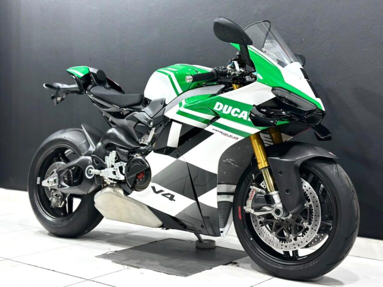 2026 Ducati Panigale V4 Tricolore