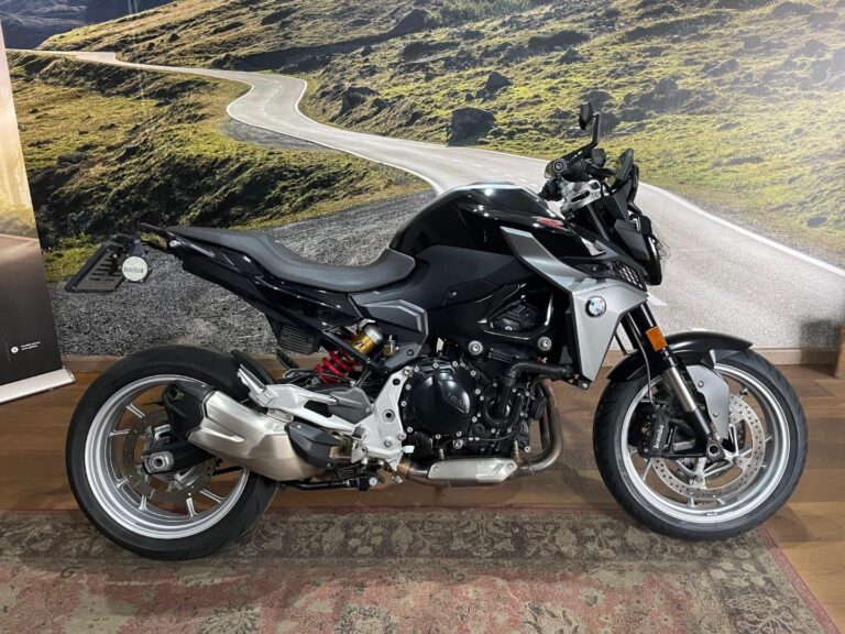 2021 BMW F900R