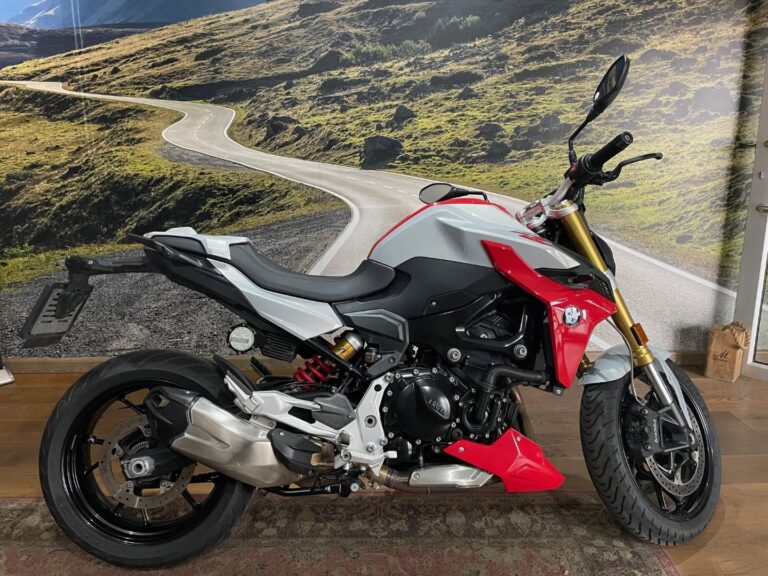 2021 BMW F900R