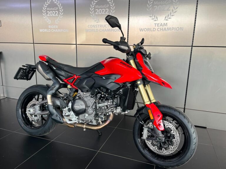 2026 Ducati HyperMotard 896 V2