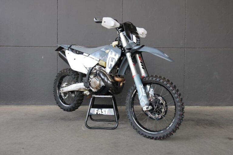2024 Husqvarna HUSQVARNA TE300 2024 HUSQVARNA TE300