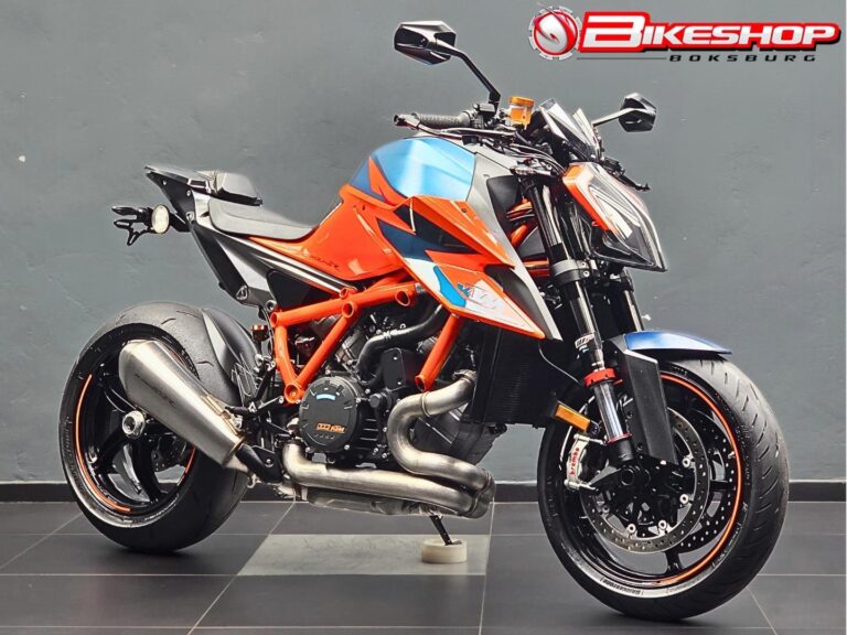2021 KTM 1290 SUPER DUKE R