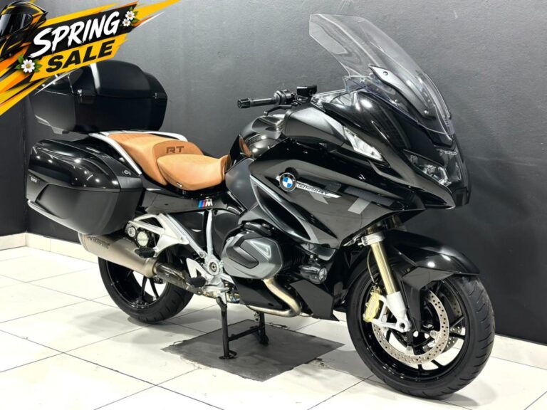 2022 BMW R1250 RT TFT Screen Triple Black
